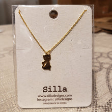 Load image into Gallery viewer, Cat Sitting Necklace