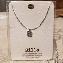 Load image into Gallery viewer, Cubic Zirconia Wax Seal Necklace