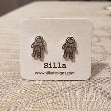 Load image into Gallery viewer, Astronaut Earrings