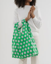 Load image into Gallery viewer, Baggu Standard Bag Green Daisy