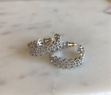 Load image into Gallery viewer, Detailed Hoop Earrings