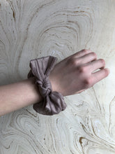 Load image into Gallery viewer, Detailed Bow Hair Scrunchie