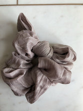 Load image into Gallery viewer, Detailed Bow Hair Scrunchie